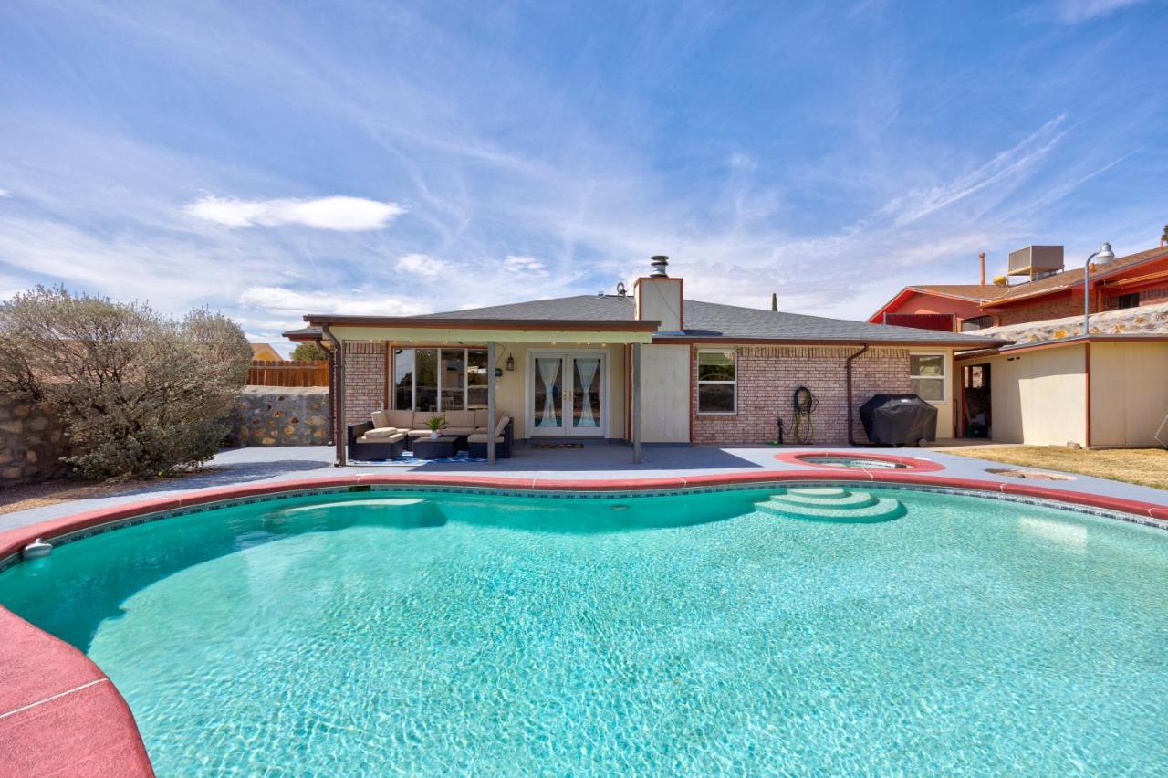 Home With Mountain View/Pool/Tub El Paso Exterior photo